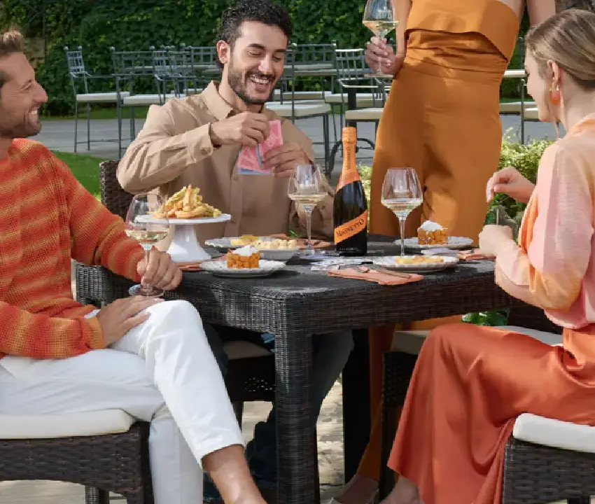 Copas que se rellenan y conversaciones largas: así se vive Galentine’s