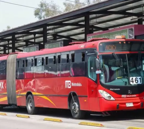 Modus operandi en Metrobús: adultos mayores fingen pedir ayuda para robar