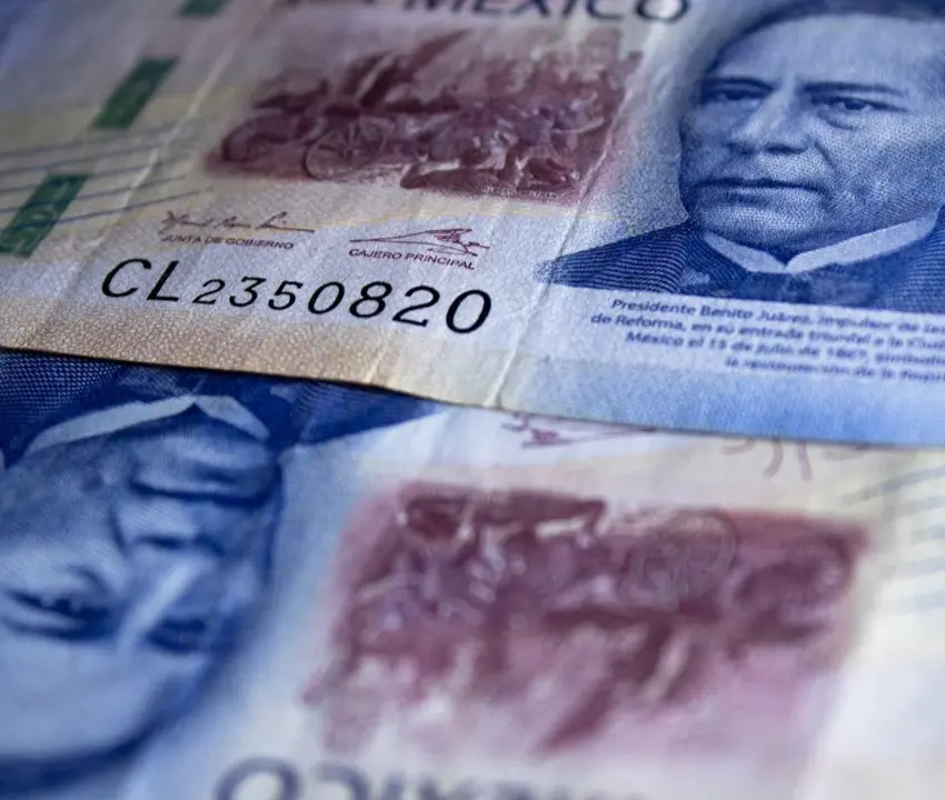 Economía mexicana crece, pero enfrenta retos clave