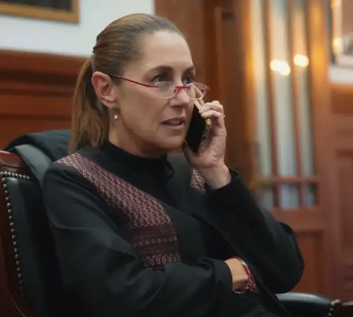 Sheinbaum desmiente encuentro con Sara Carter