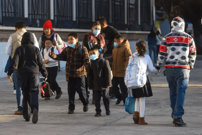 Protección escolar: Estado de México impone cubrebocas para frenar el sarampión