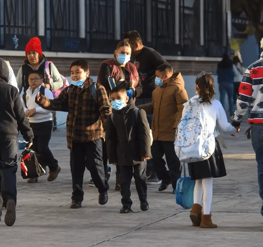 Edomex declara uso obligatorio de cubrebocas en escuelas ante brote de sarampión