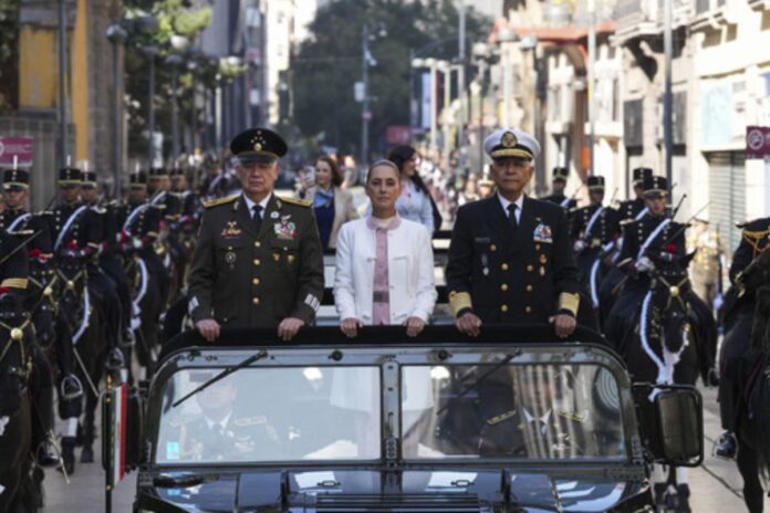 Claudia Sheinbaum encabeza aniversario de Marcha de la Lealtad
