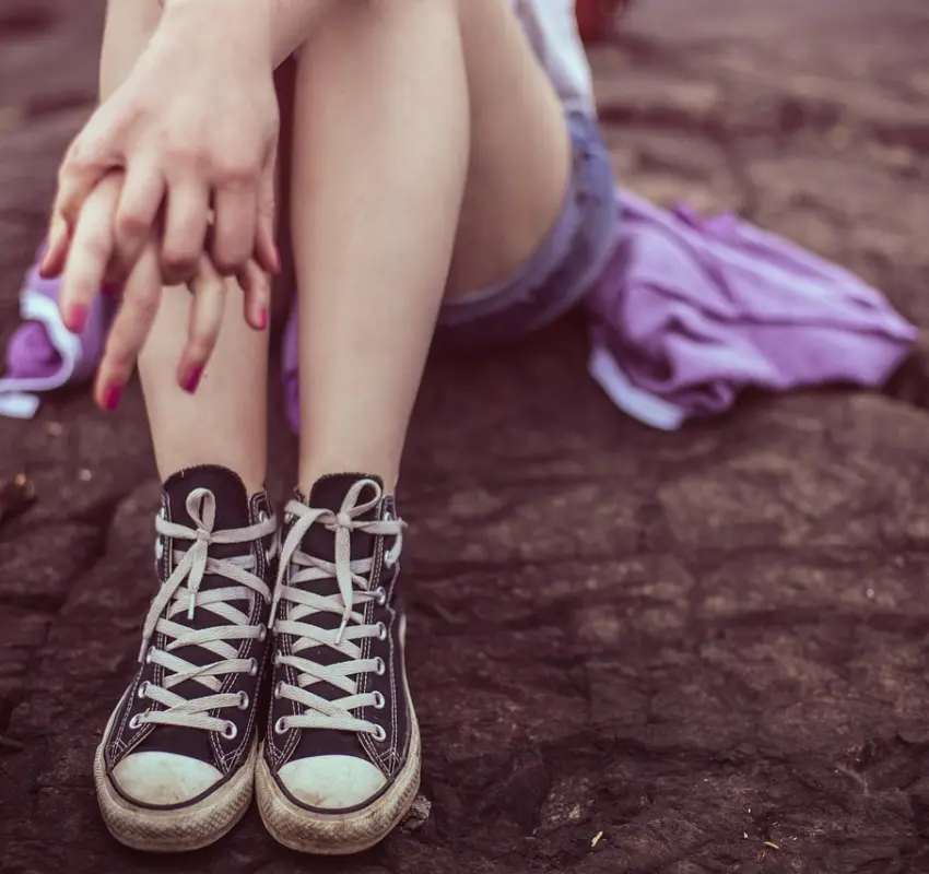 ¿Por qué huelen mal los pies y cómo evitarlo?