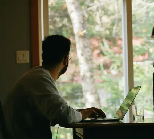 La otra cara del trabajo remoto: oportunidades y dificultades