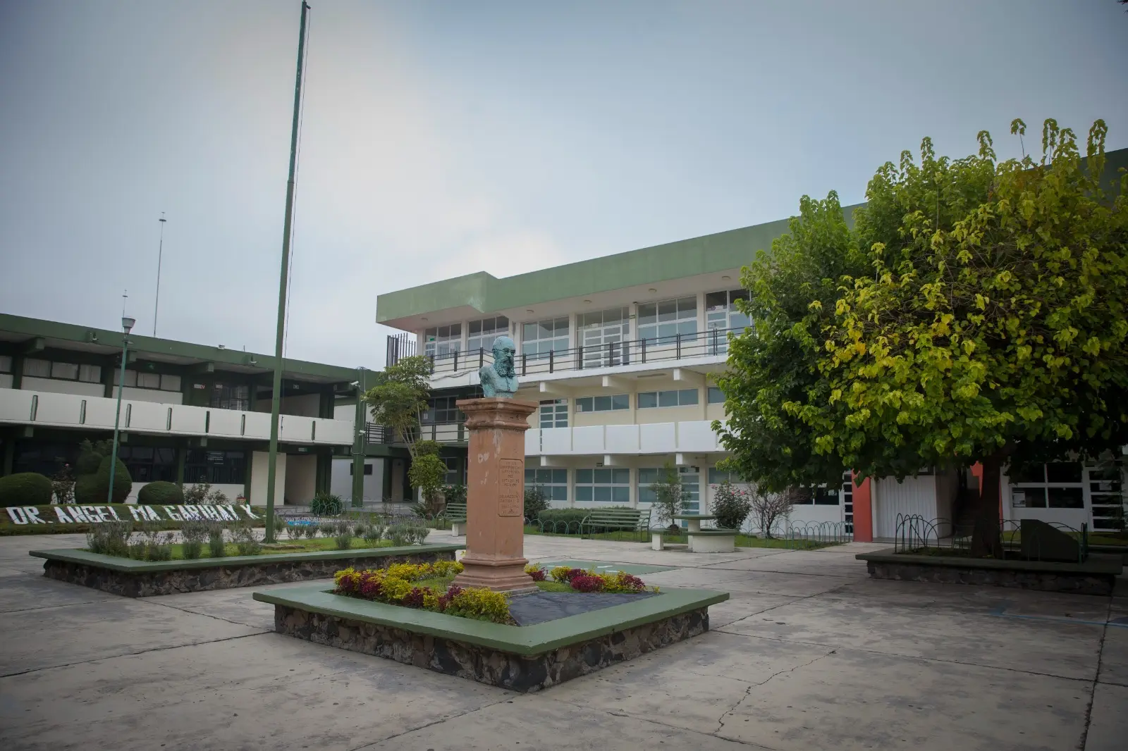 UAEMéx garantizó antologías gratuitas para bachillerato   Primero
