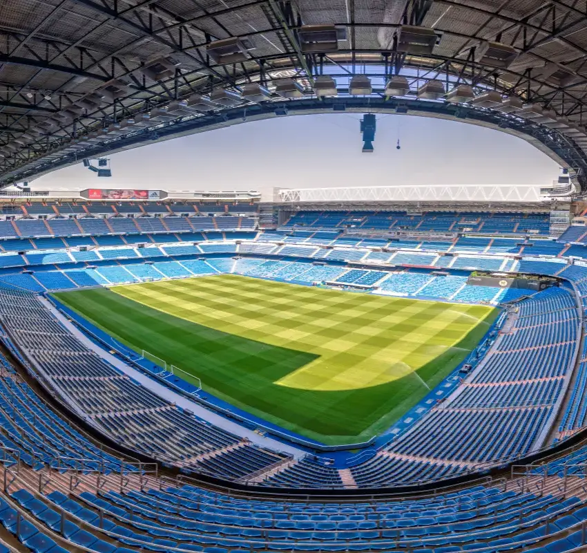 UEFA advierte al Real Madrid con cierre parcial del Bernabéu por gesto racista