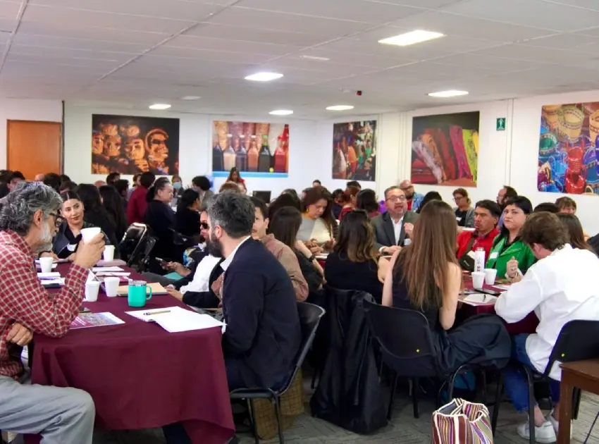SEDECO CDMX impulsa acceso a tecnología con mega clase de IA y publicidad digital para mujeres