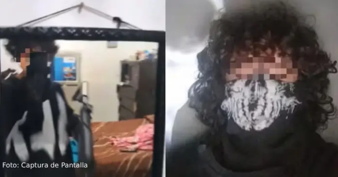 incels-is-foro-misoginia-violencia-joven-internet.jpg Hombre joven navegando en el foro INCELS IS en una habitación oscura, reflejando aislamiento y contenido digital polémico relacionado con misoginia