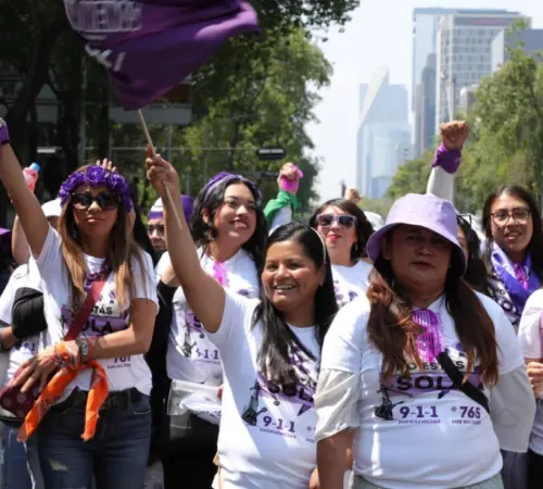 Marcha del 8M llena de morado las calles de CDMX