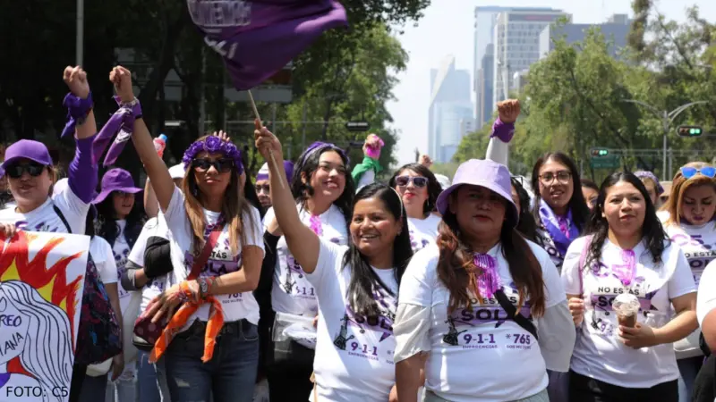 Marcha del 8M llena de morado las calles de CDMX