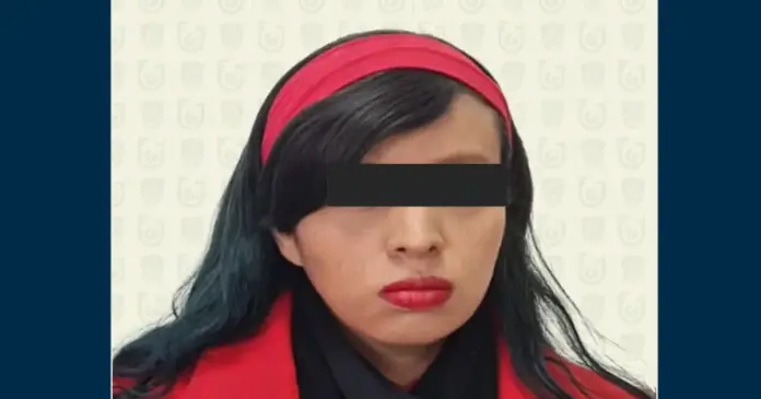 pornografia-infantil-tlahuac-maestra-detenida-cdmx.jpg Maestra detenida en Tláhuac acusada de pornografía infantil escoltada por autoridades frente a fiscalía en Ciudad de México