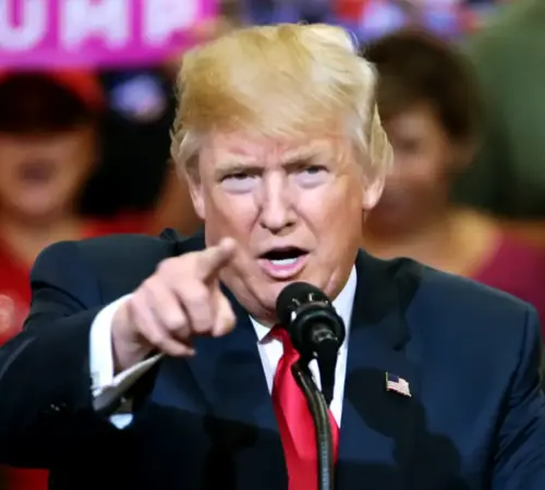 Trump afirma que podría “tomar Cuba” en medio de tensiones