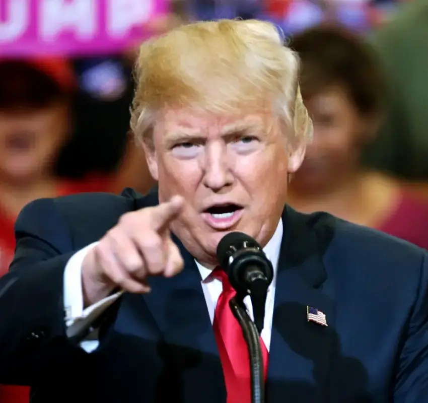Trump afirma que podría “tomar Cuba” en medio de tensiones