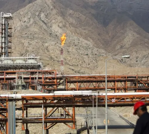 Irak paraliza producción de crudo por crisis en el estrecho de Ormuz