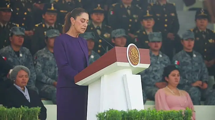 Claudia Sheinbaum reconoce a mujeres militares como tejedoras de