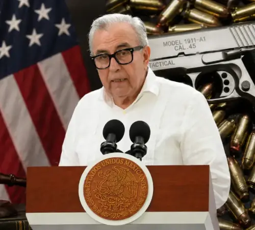 Rubén Rocha solicita licencia como gobernador de Sinaloa tras acusaciones