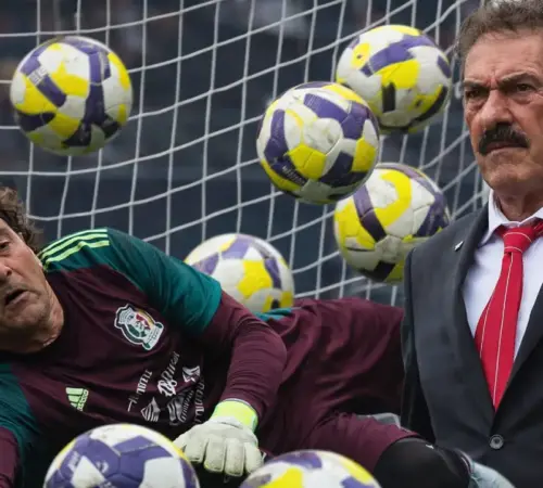 Guillermo Ochoa cuestionado por La Volpe rumbo al Mundial 2026
