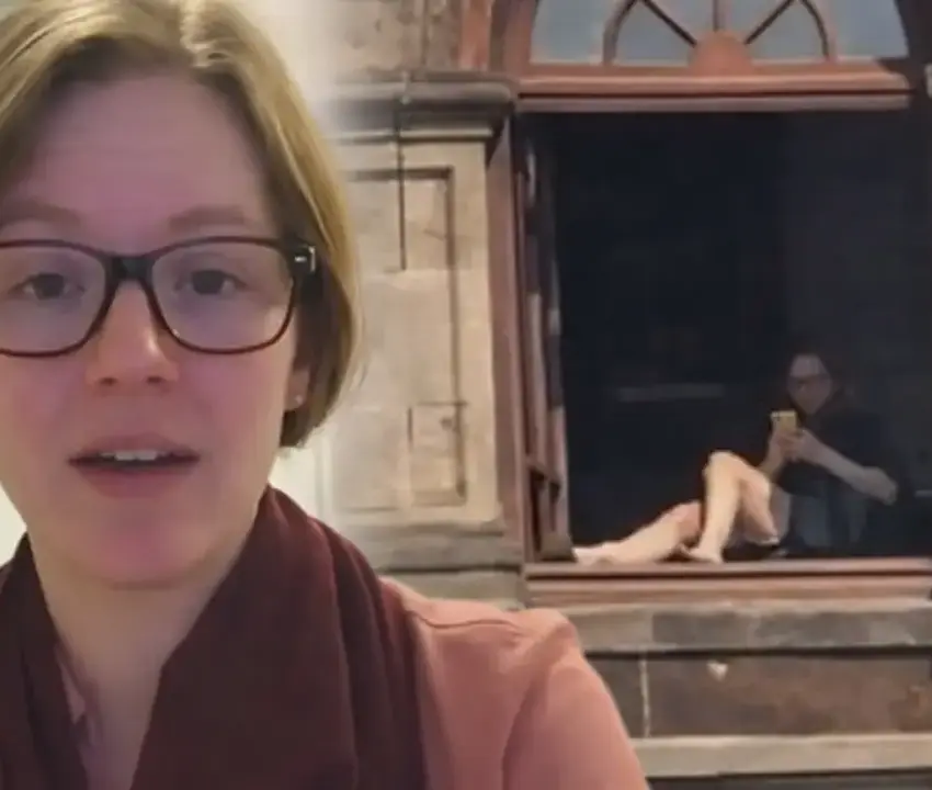 Mujer que tomó el sol en ventana de Palacio Nacional: revelan identidad y sueldo