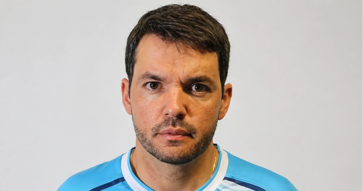 Larcamón responde tras su salida de Cruz Azul Respeto pero no comparto la decisión