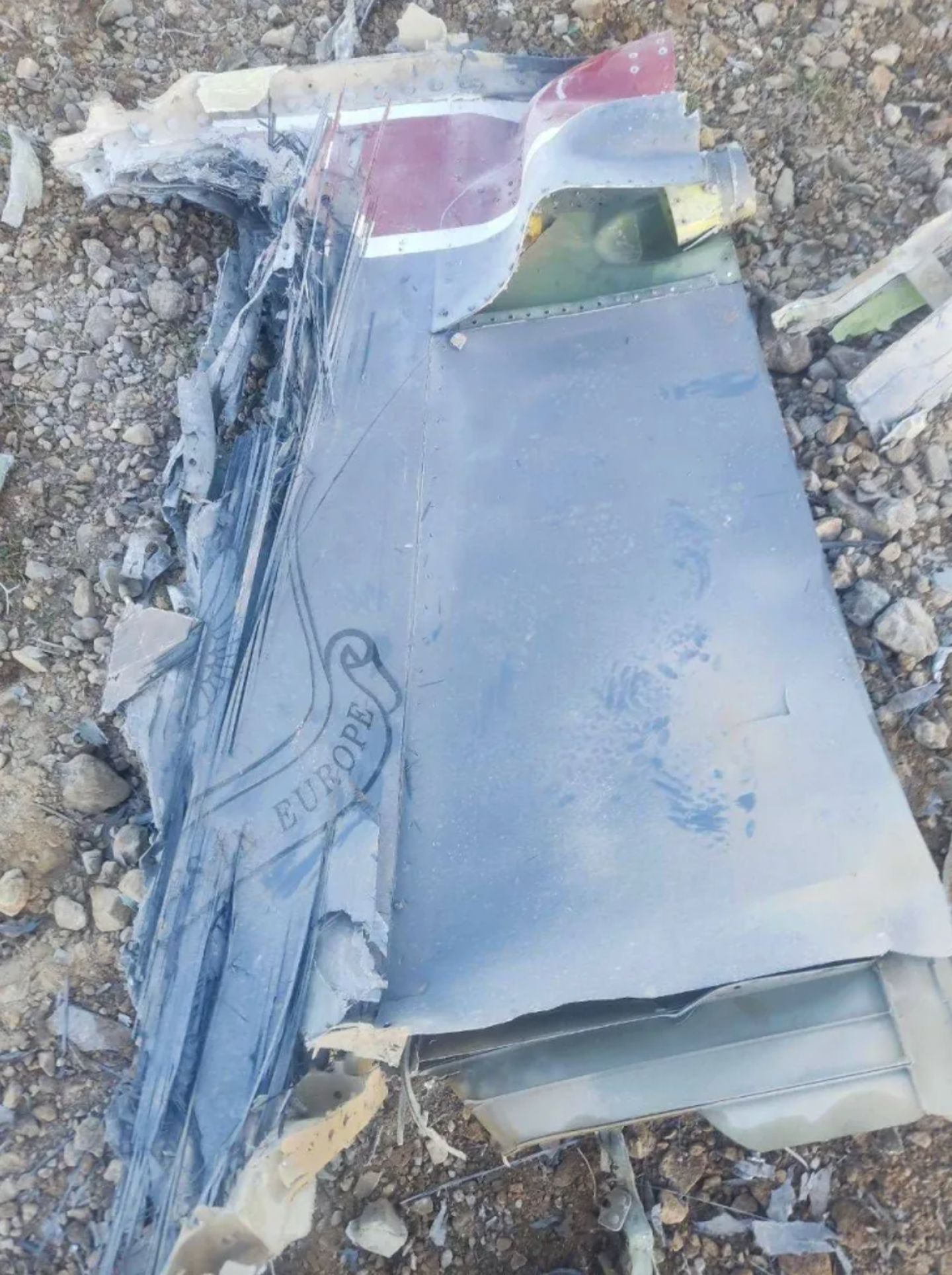 Uno de los dos tripulantes de un avión de combate de Estados Unidos que fue derribado en Irán el viernes ha sido rescatado según múltiples reportes