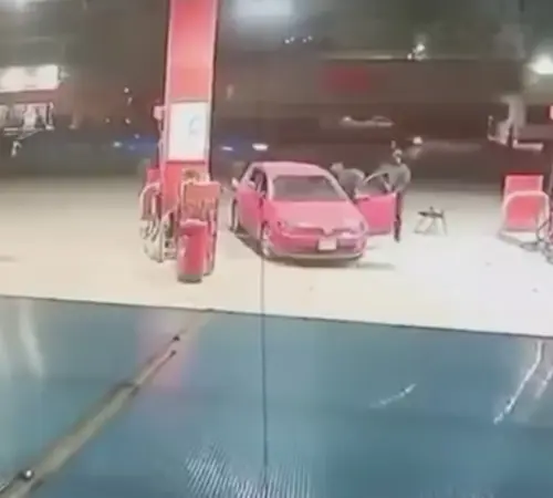 Asalto en Cuautitlán Izcalli: familia despojada de su auto en gasolinera