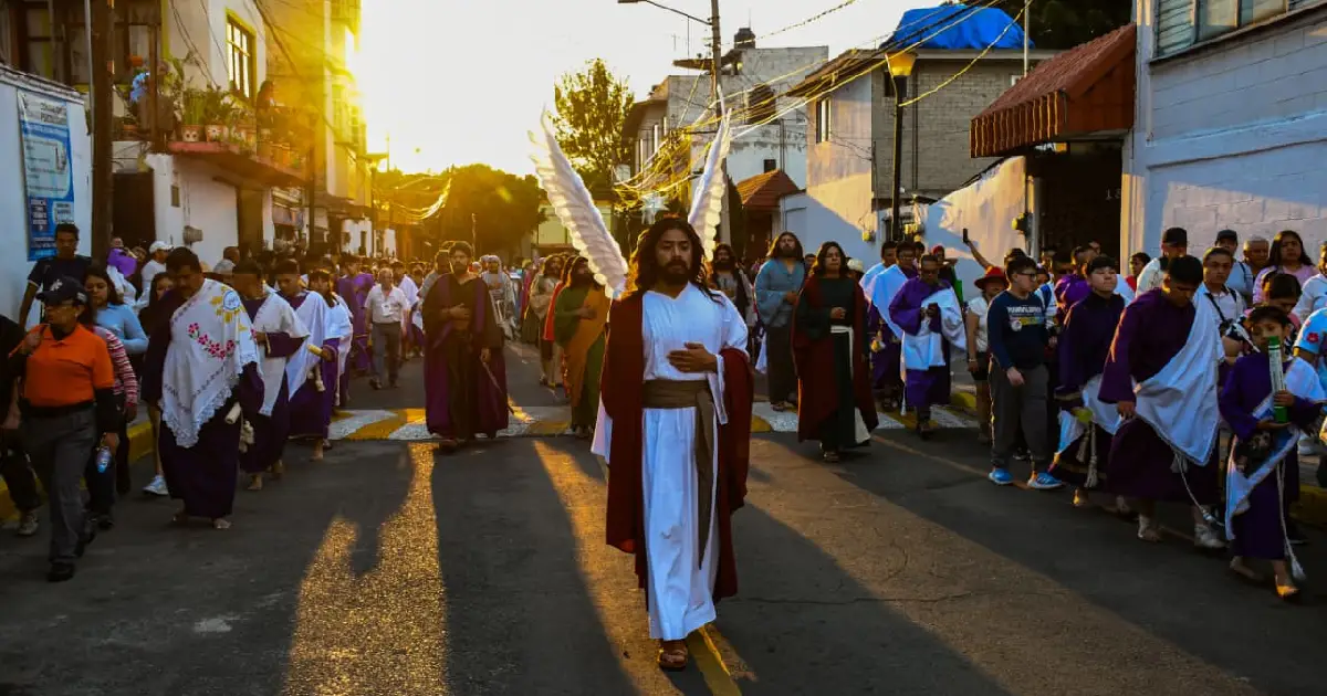El Viacrucis de Iztapalapa refleja la fe de los participantes y de los miles de fieles que acuden a presenciarlo