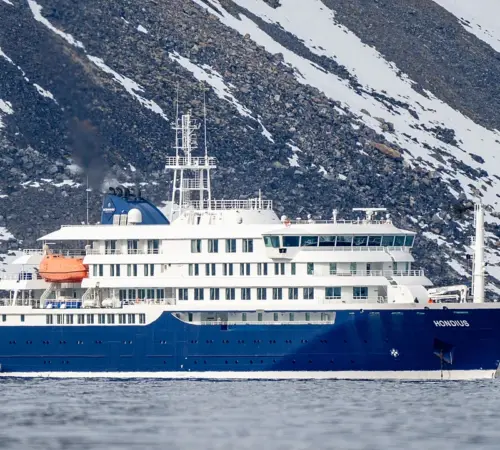Crucero MV Hondius llega a España tras brote de hantavirus