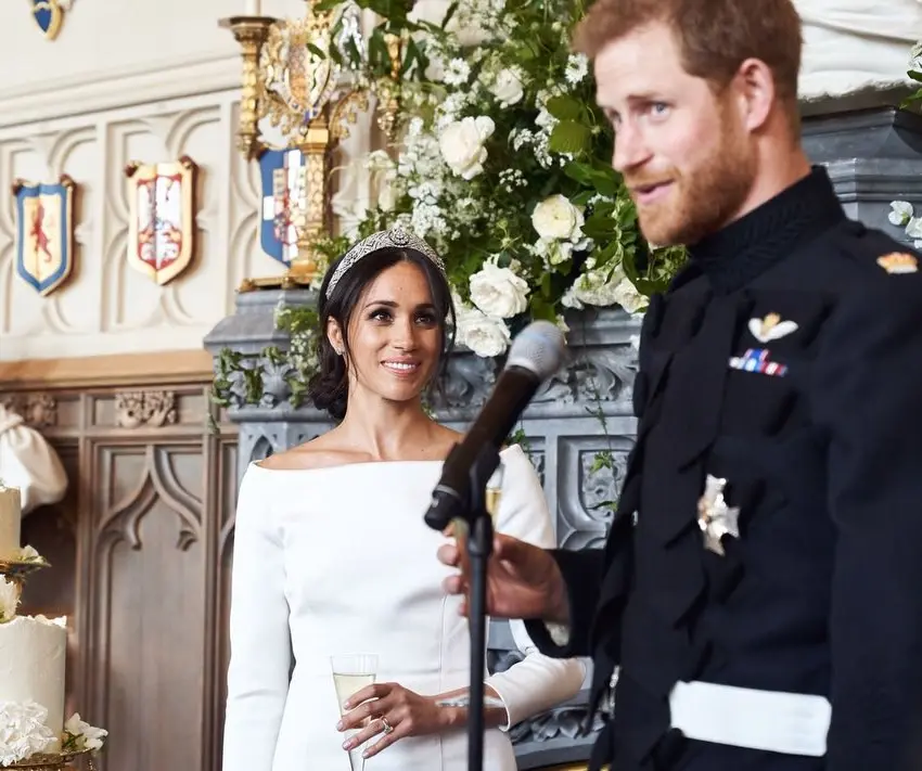 El príncipe Harry y Meghan celebran 8 años de casados con fotos inéditas de su boda