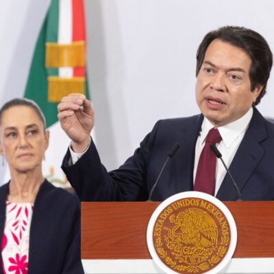Mario Delgado confirma regreso al calendario escolar tradicional