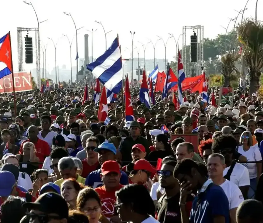 Raúl Castro: miles en La Habana repudian acusación de EU con masiva concentración