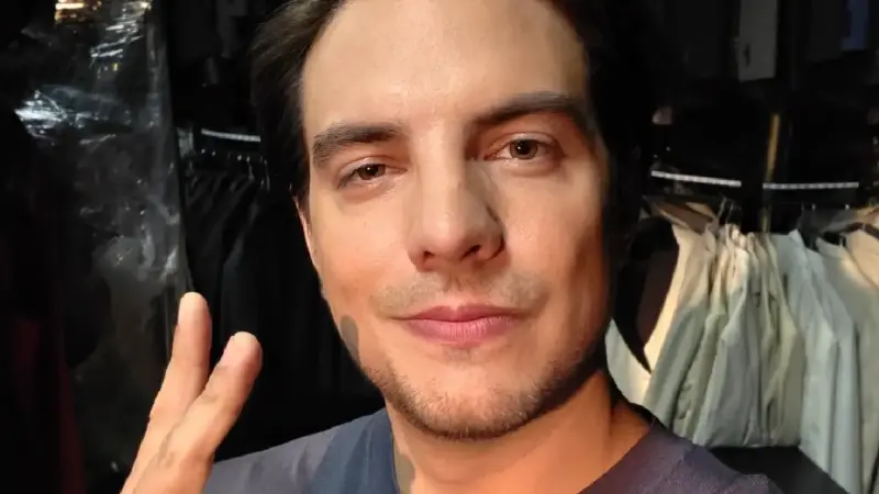 Acusan a Vadhir Derbez de abuso él responde y habla de extorsión