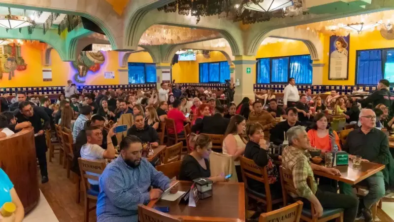 Así se vivirá el Día de las Madres en el Salón Tenampa: música y champaña