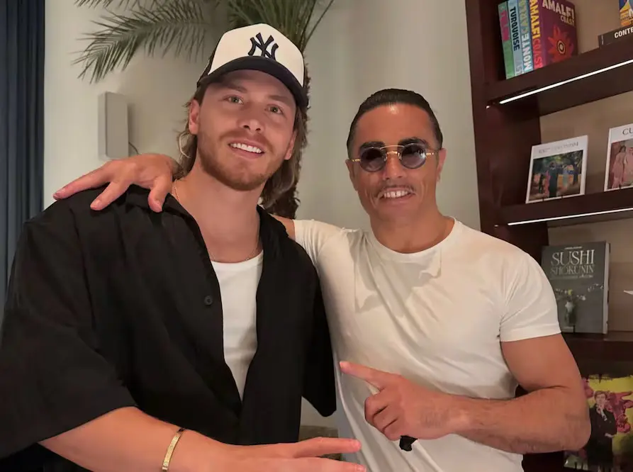 Aldo de Nigris critica restaurante de Salt Bae tras recibir una cuenta de miles de pesos | La publicación generó opiniones divididas entre quienes consideran excesivos los precios y quienes recuerdan que se trata de un restaurante de lujo