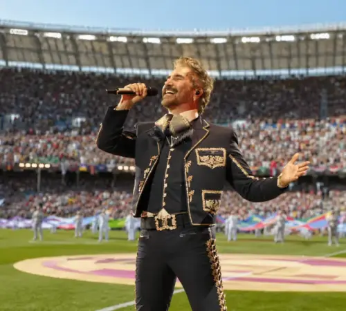 Alejandro Fernández cantará el Himno Nacional en México vs. Sudáfrica del Mundial 2026