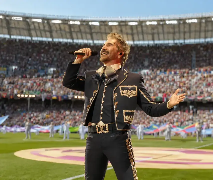 Alejandro Fernández cantará el Himno Nacional en México vs. Sudáfrica del Mundial 2026