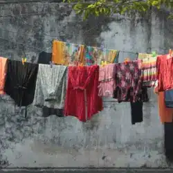 Cómo secar la ropa sin secadora durante temporada de lluvias