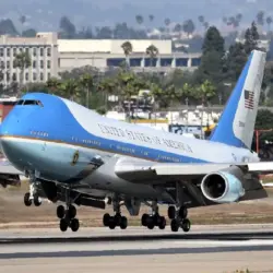 Los históricos aviones presidenciales estadounidenses continúan operando mientras avanza el desarrollo de la nueva generación de Air Force One