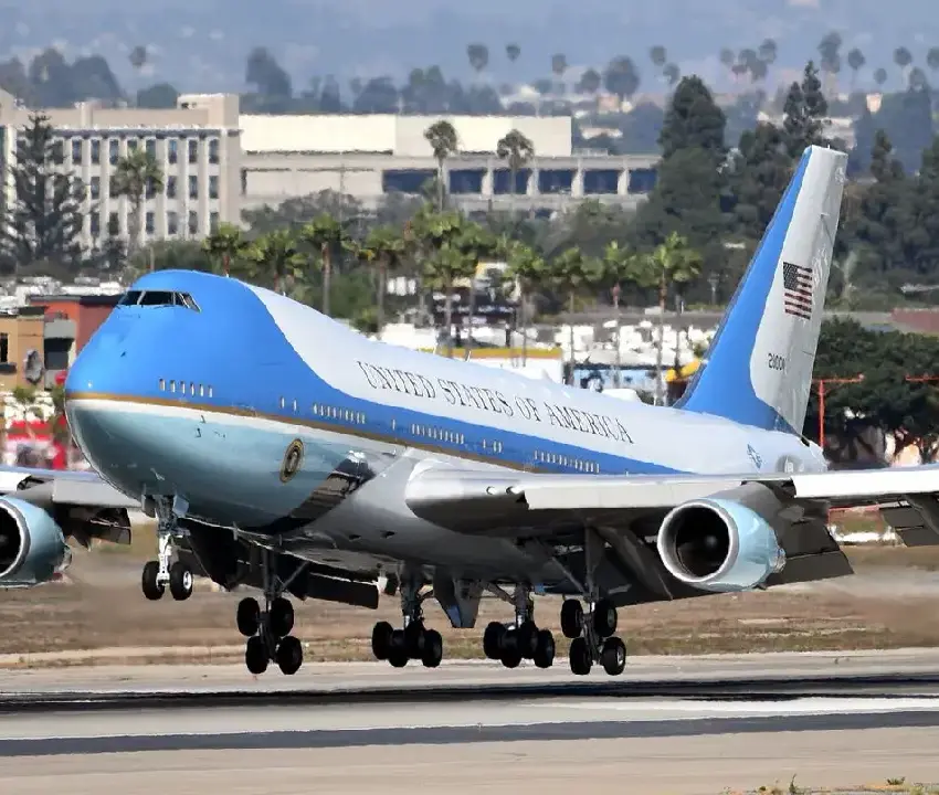 Los históricos aviones presidenciales estadounidenses continúan operando mientras avanza el desarrollo de la nueva generación de Air Force One