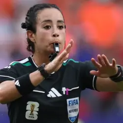 Katia Itzel García hace historia como primera árbitra central latinoamericana en Mundial