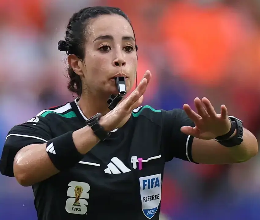 Katia Itzel García hace historia como primera árbitra central latinoamericana en Mundial