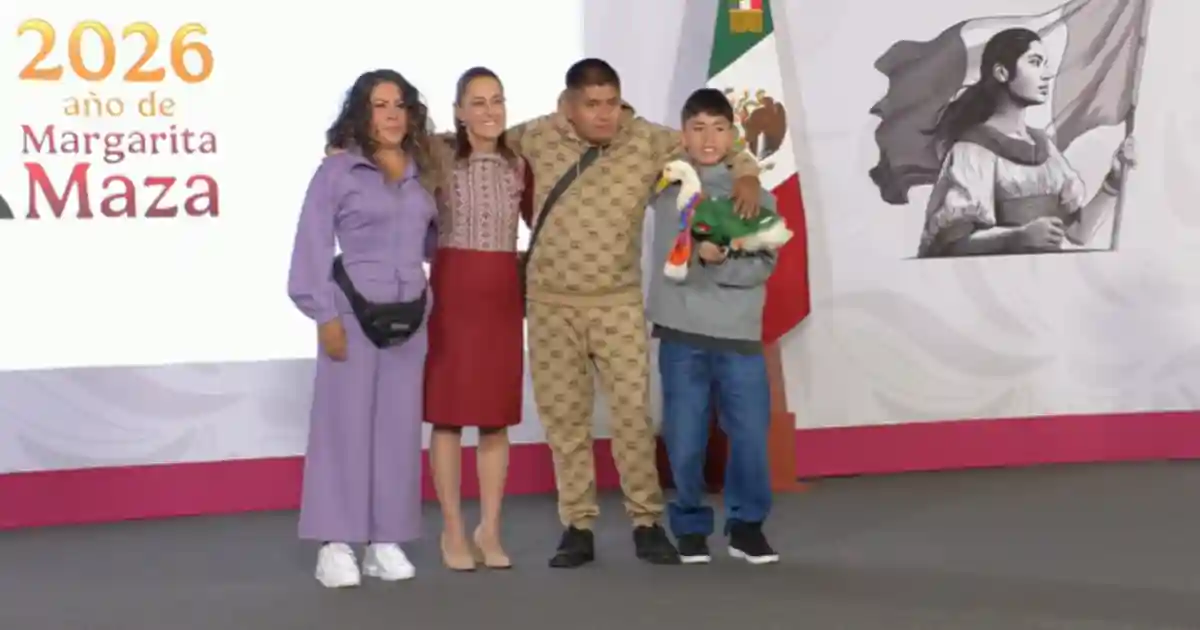 El pato Merlín y su familia asisten a la mañanera invitados por Sheinbaum