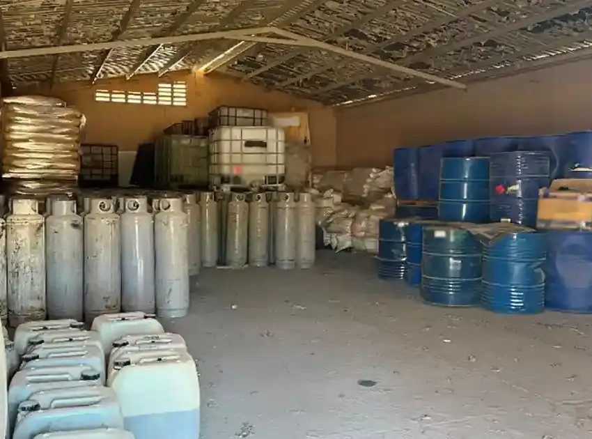 Operativo conjunto en Los Mochis incauta 24 mil 400 litros de metanfetamina líquida