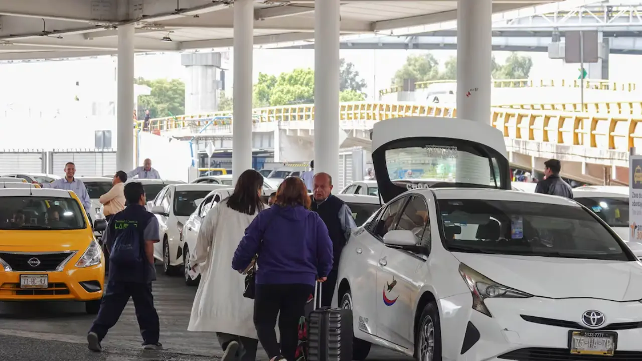Taxistas del AICM niegan descuento del 18 en viajes del Mundial 2026 | Taxistas del AICM niegan descuento del 18 en viajes del Mundial 2026