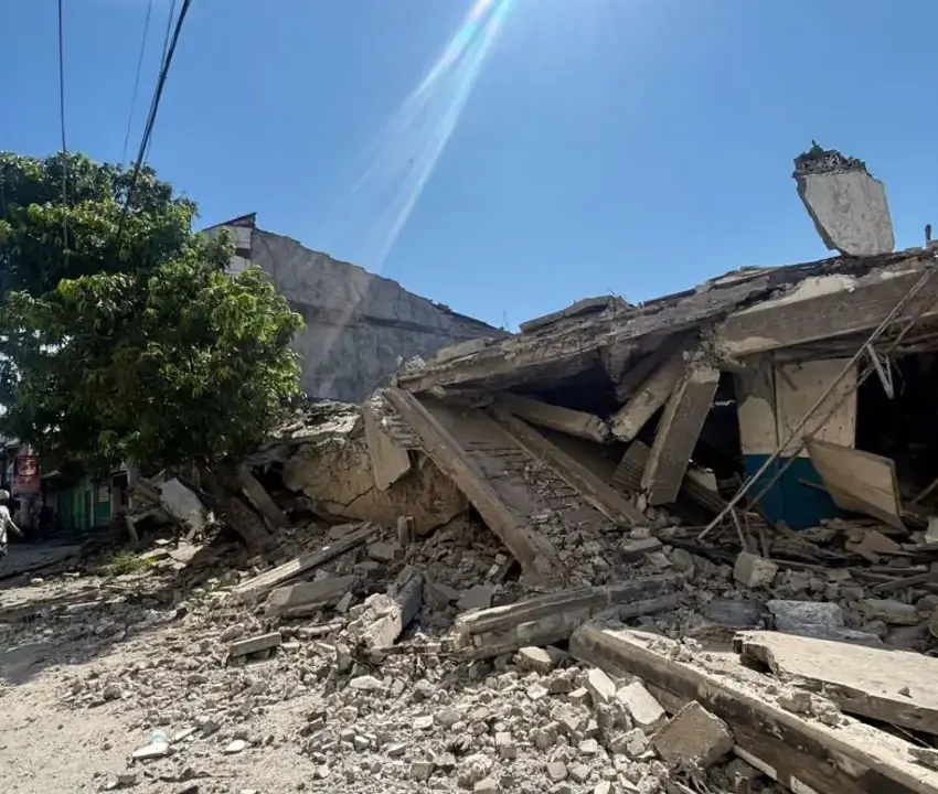 Terremoto en Filipinas de 7.8 activa alerta de tsunami