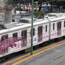 Tren ligero reanuda servicio completo tras disturbios en las vías