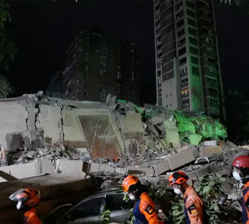 Venezuela eleva a 164 defunciones y 971 heridos tras devastadores terremotos | Tragedia sísmica deja cientos de víctimas en Venezuela
