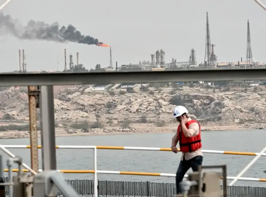 Estados Unidos suspende sanciones al petróleo iraní hasta agosto en busca de consolidar la paz