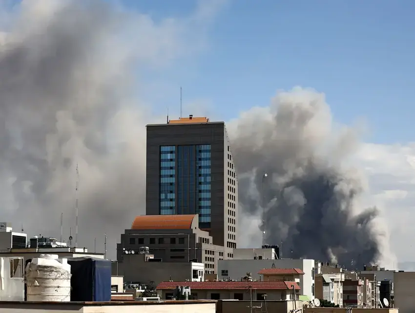 Estados Unidos e Irán intensifican enfrentamientos tras agresiones en Ormuz
