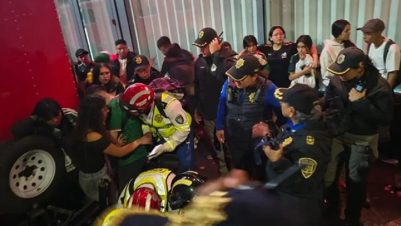 Tragedia en los festejos por el triunfo de México tres personas murieron durante la celebración en el Ángel | La multitud que abarrotó Paseo de la Reforma convirtió una noche de alegría deportiva en una jornada marcada también por el luto